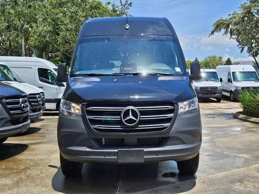2025 Mercedes-Benz Sprinter 2500 High Roof