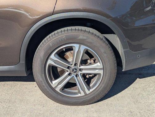 2018 Mercedes-Benz GLC 300 Base