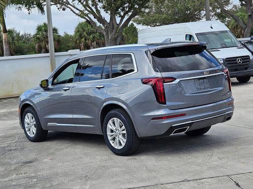 2022 Cadillac XT6 Luxury FWD