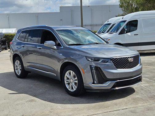 2022 Cadillac XT6 Luxury FWD