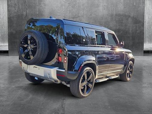 2023 Land Rover Defender 110 SE