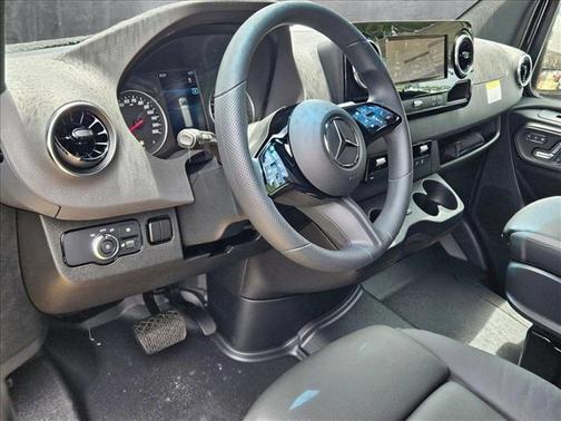 2025 Mercedes-Benz Sprinter 2500 Standard Roof