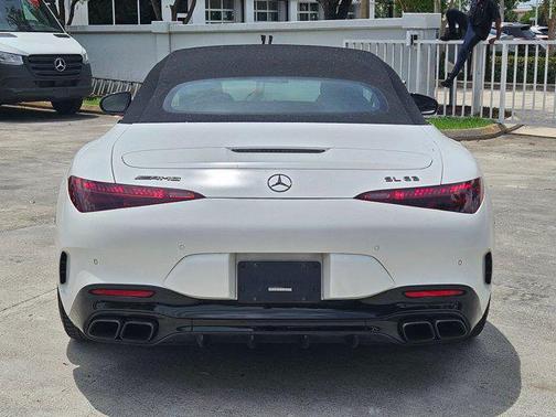 MANUFAKTUR Moonlight White Magno 2022 Mercedes-Benz AMG SL 63 Base
