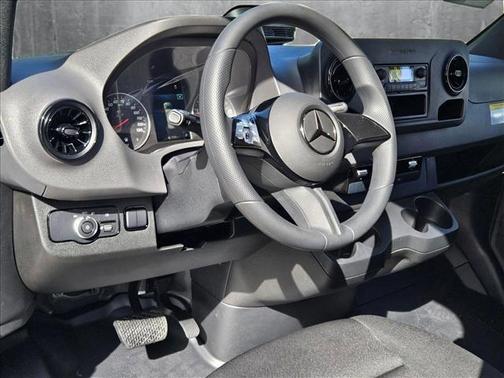 2025 Mercedes-Benz Sprinter 2500 Standard Roof
