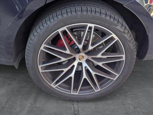 2022 Porsche Macan Base