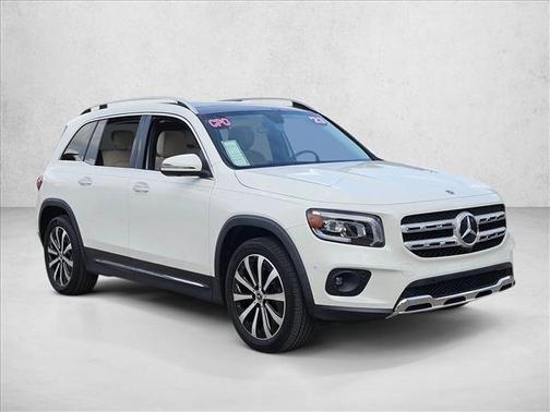 Polar White 2023 Mercedes-Benz GLB 250 4MATIC