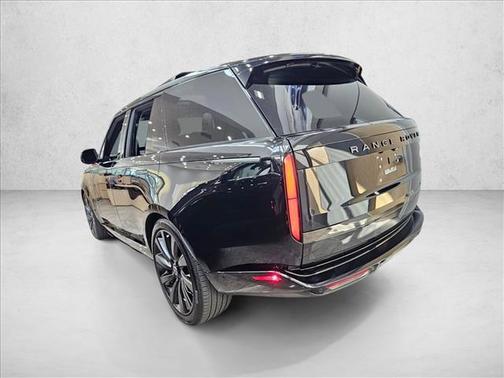 2025 Land Rover Range Rover P615 SV