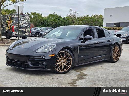 2023 Porsche Panamera Platinum Edition