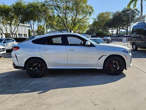 2023 BMW X6 xDrive40i