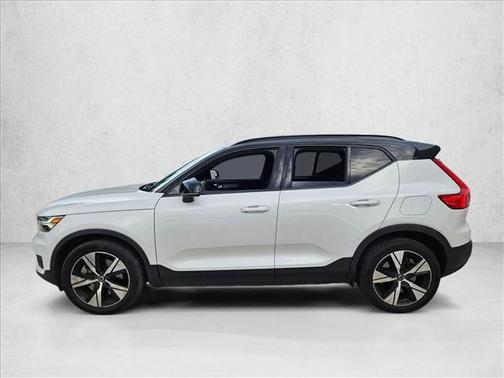 2021 Volvo XC40 Recharge Pure Electric P8
