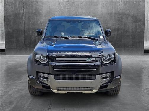 2025 Land Rover Defender 110 V8