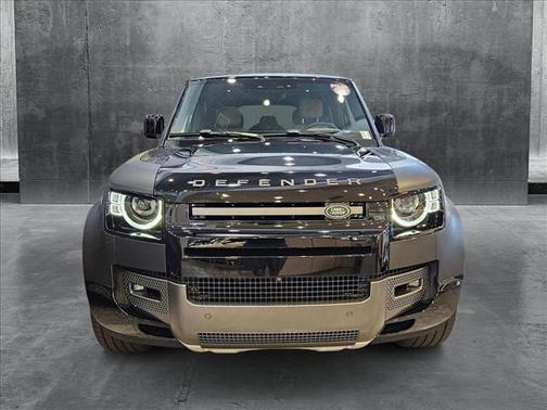 2025 Land Rover Defender 110 V8