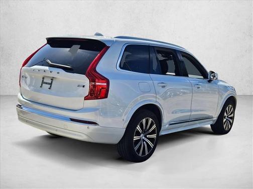 2023 Volvo XC90 B5 Plus