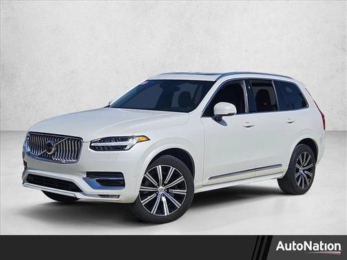2023 Volvo XC90 B5 Plus
