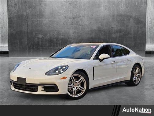 2018 Porsche Panamera 4