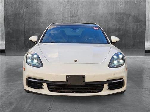 2018 Porsche Panamera 4