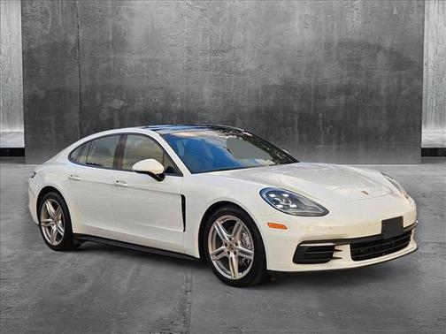 2018 Porsche Panamera 4