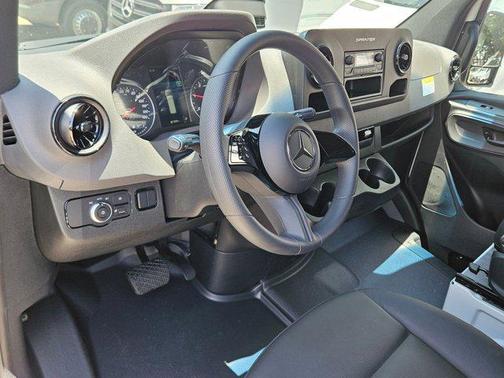 2025 Mercedes-Benz Sprinter 2500 High Roof
