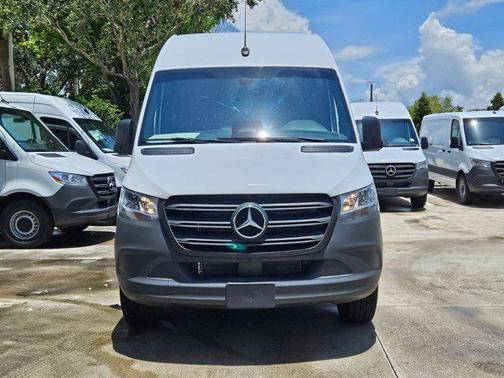 2025 Mercedes-Benz Sprinter 2500 High Roof