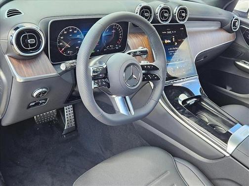 2025 Mercedes-Benz GLC 350e Base