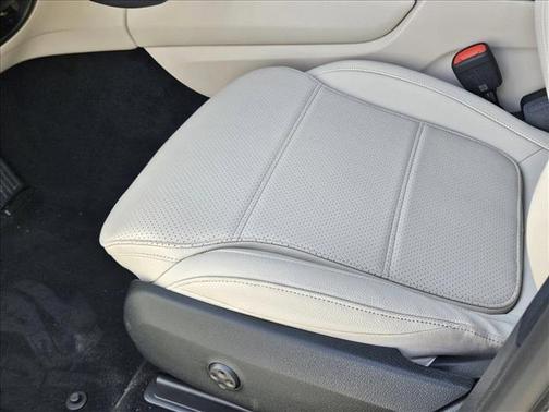 2025 Mercedes-Benz GLC 350e Base