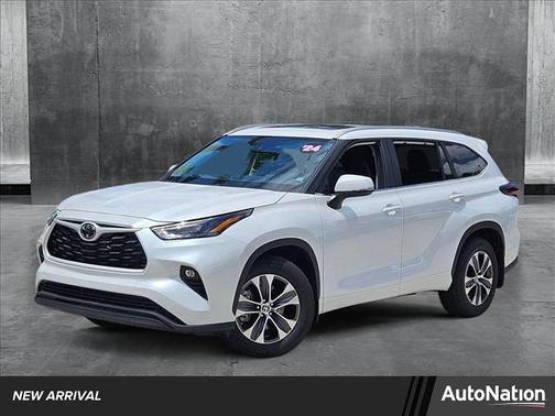 2024 Toyota Highlander XLE