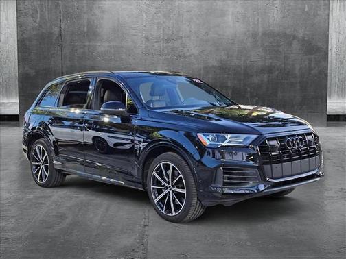 2022 Audi Q7 55 Premium Plus