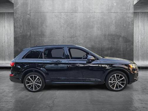 2022 Audi Q7 55 Premium Plus
