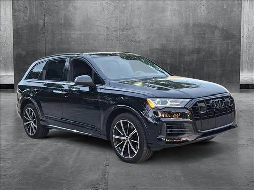 2022 Audi Q7 55 Premium Plus