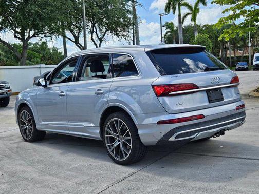 2020 Audi Q7 55 Premium Plus