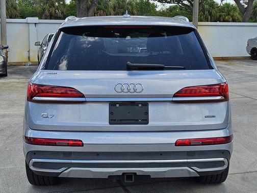 2020 Audi Q7 55 Premium Plus