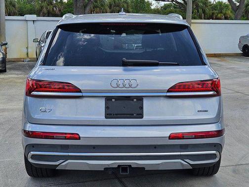2020 Audi Q7 55 Premium Plus
