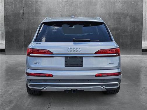 2020 Audi Q7 55 Premium Plus
