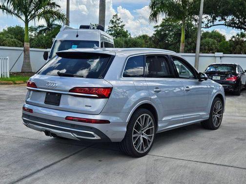 2020 Audi Q7 55 Premium Plus