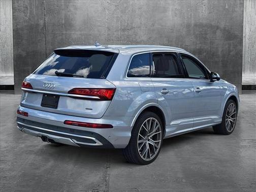 2020 Audi Q7 55 Premium Plus