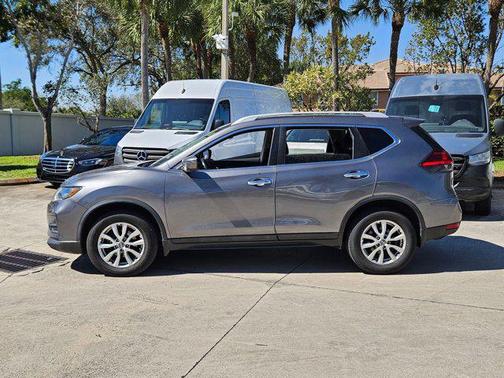 2017 Nissan Rogue SV