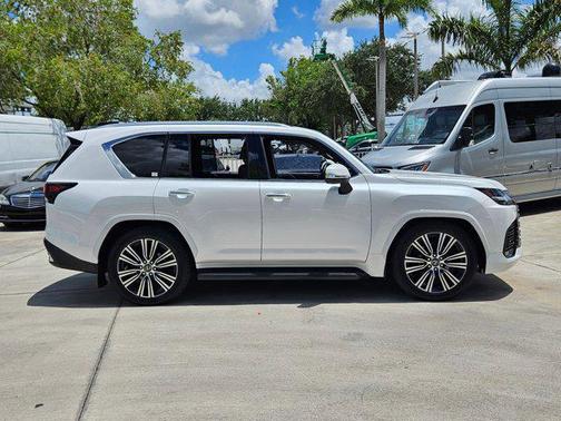 2024 Lexus LX 600 Luxury