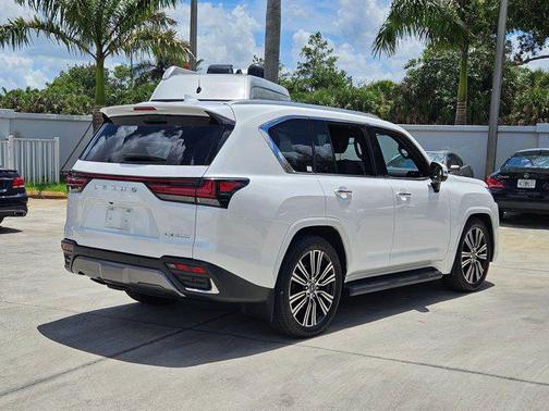 2024 Lexus LX 600 Luxury
