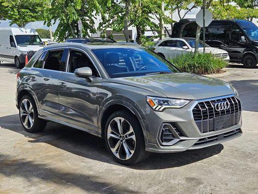 2019 Audi Q3 2.0T S line Premium Plus