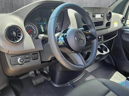 2025 Mercedes-Benz Sprinter 2500 Standard Roof