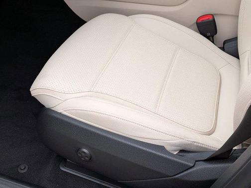 2026 Mercedes-Benz GLC 300 Base