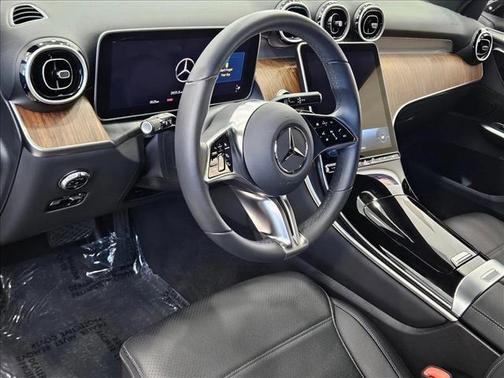 2025 Mercedes-Benz GLC 300 Base