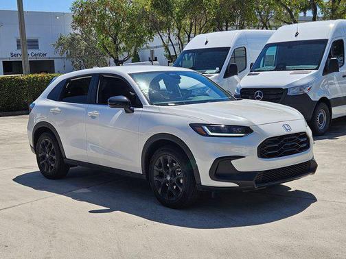 Platinum White Pearl 2025 Honda HR-V 2WD Sport