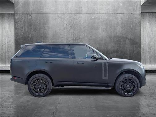 2024 Land Rover Range Rover P530 SE