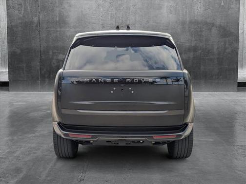 2024 Land Rover Range Rover P530 SE