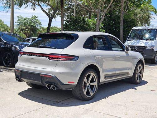 2023 Porsche Macan AWD