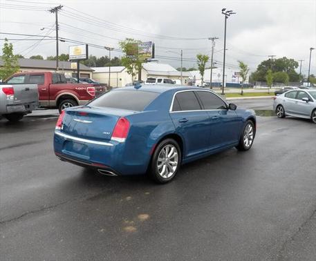 2020 Chrysler 300 Touring