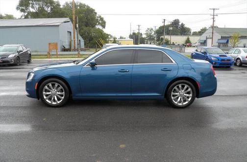 2020 Chrysler 300 Touring