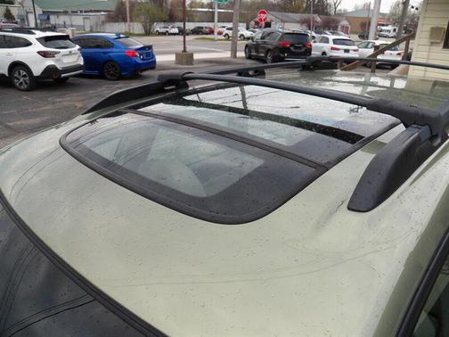 Willow Green Opal/Moss Green Metallic 2006 Subaru Outback 2.5 i Limited