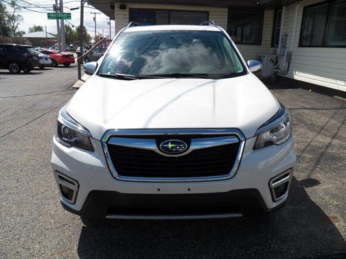 Crystal White Pearl 2019 Subaru Forester Touring